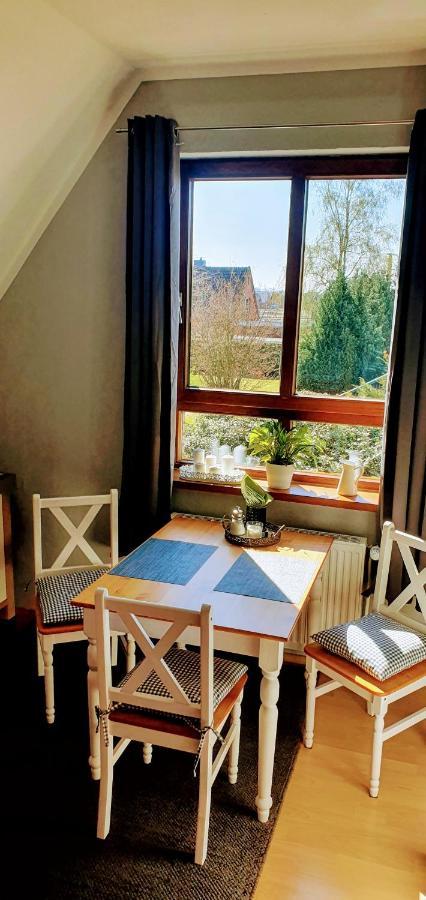 *To Hus* Wohnung Am Rande Von Jever Exteriér fotografie