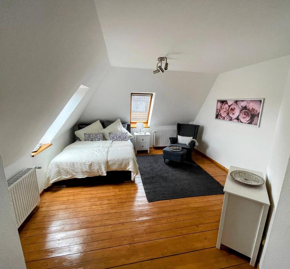 *To Hus* Wohnung Am Rande Von Jever Exteriér fotografie