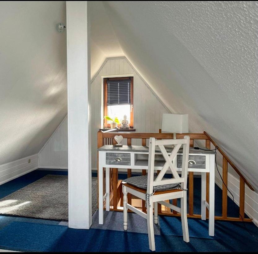 *To Hus* Wohnung Am Rande Von Jever Exteriér fotografie